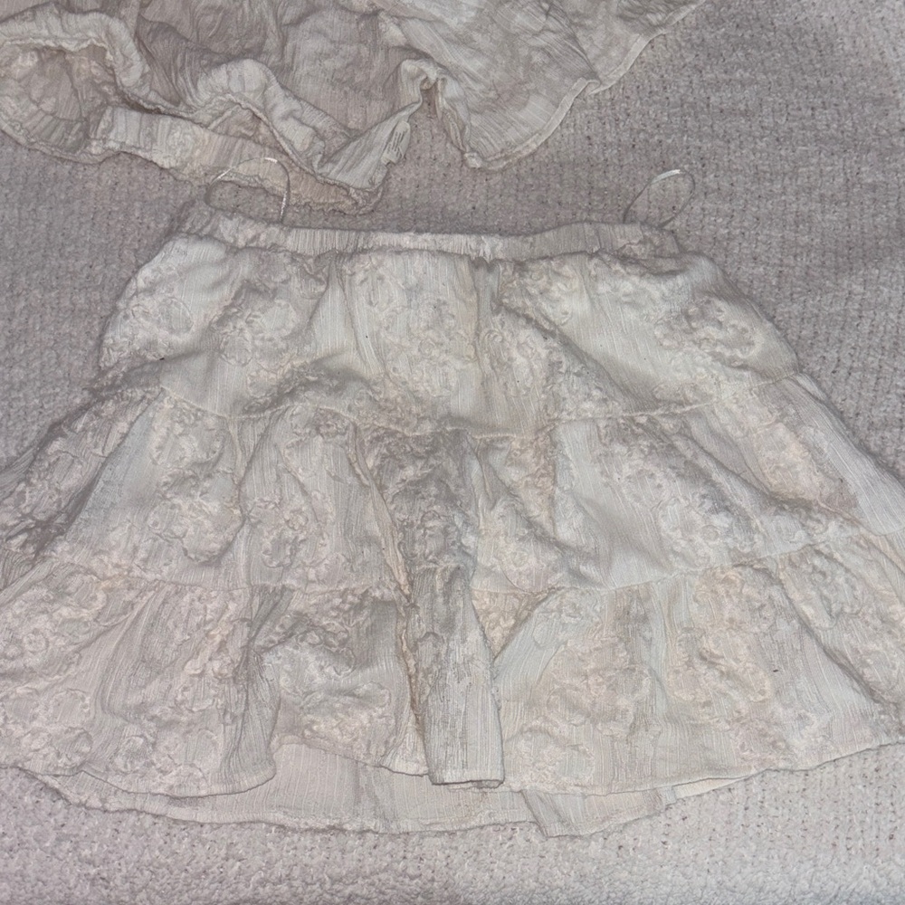ILLA ILLA Cream Lace Mini Skirt